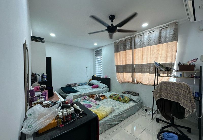 Taman Laman Desa, Desa Latania