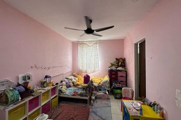 Taman Laman Desa, Desa Latania