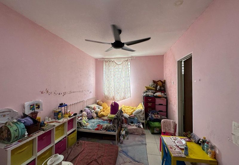 Taman Laman Desa, Desa Latania