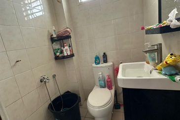 Taman Laman Desa, Desa Latania