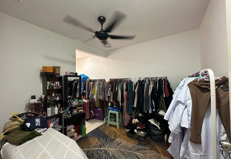 Taman Laman Desa, Desa Latania