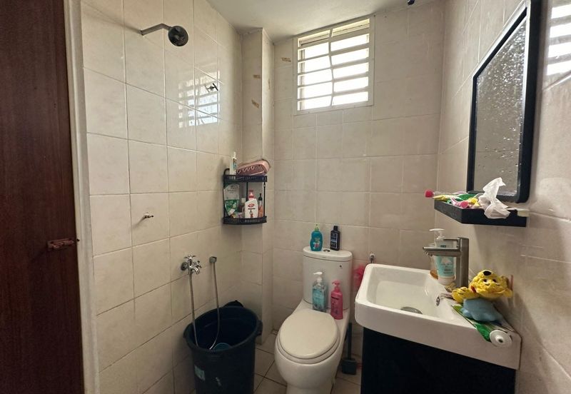 Taman Laman Desa, Desa Latania