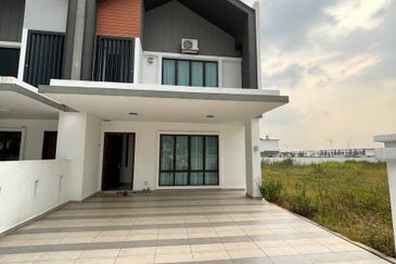 Biggest Land! New Completed 2 Storey Terrace (type Aria) Alam Impian, Shah Alam