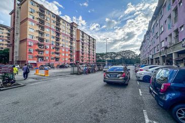 FOR SALE! Groundfloor Shoplot Taman Bahtera, Tanjung Malim SELANGOR