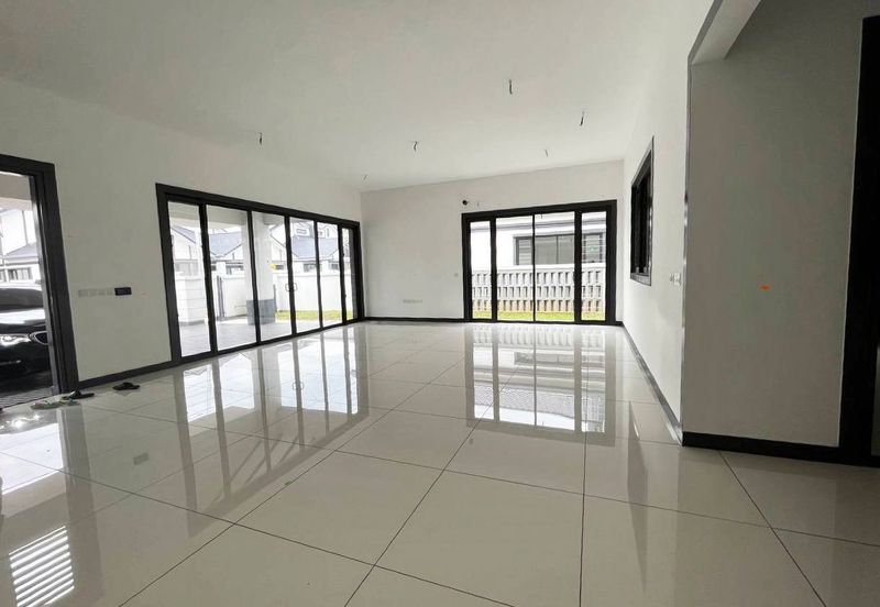 Hevea Elmina Gardens