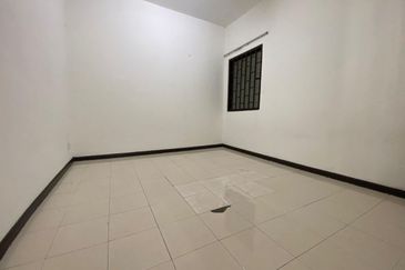 Puri Aiyu Condominium, Seksyen 22, Shah Alam For Sale!