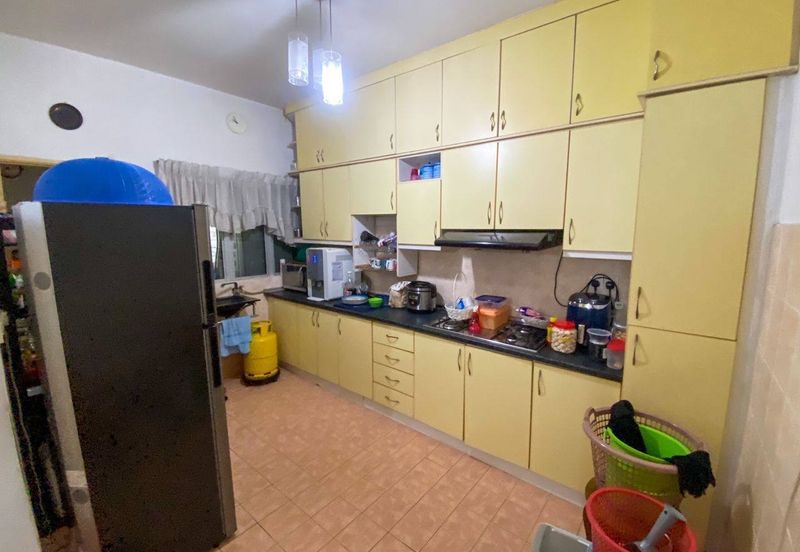 Double Storey Terrace Jalan Serambi, Bukit Jelutong, Shah Alam