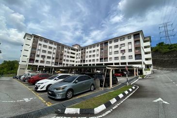 Suria Tropika Apartment