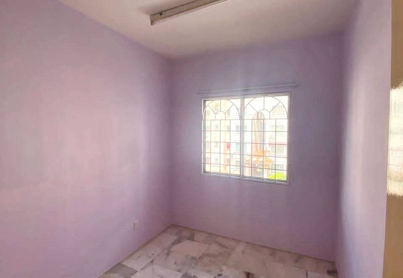 VACANT & WELL KEPT UNIT Kasuarina Salju Apartment, Bandar Puncak Alam for Sale!