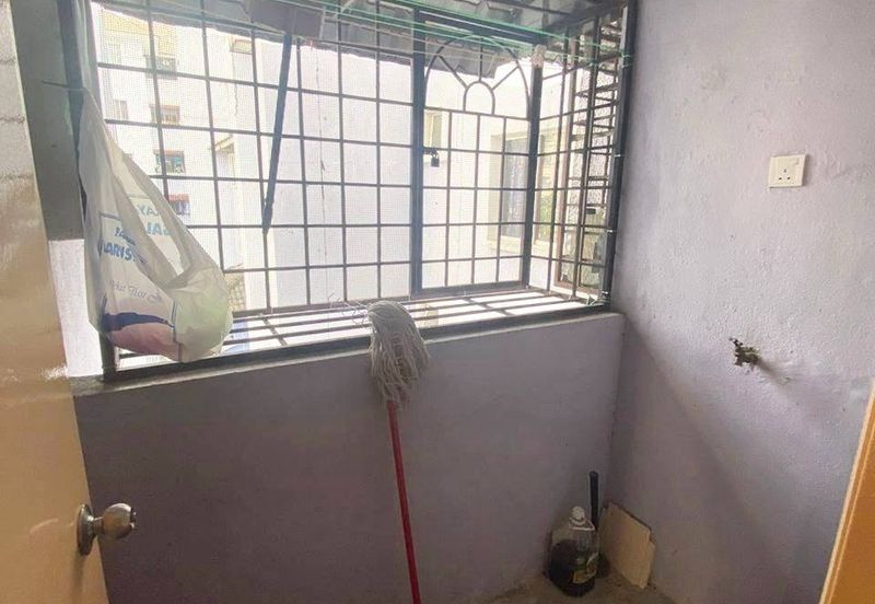 VACANT & WELL KEPT UNIT Kasuarina Salju Apartment, Bandar Puncak Alam for Sale!