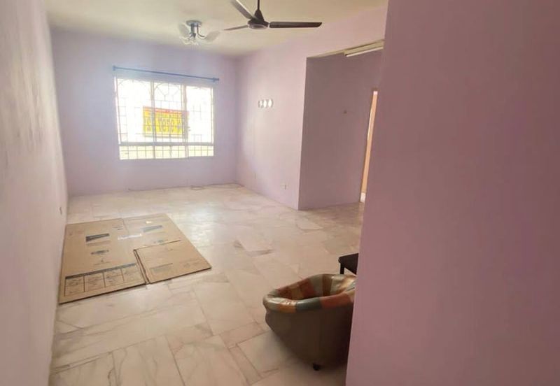 VACANT & WELL KEPT UNIT Kasuarina Salju Apartment, Bandar Puncak Alam for Sale!