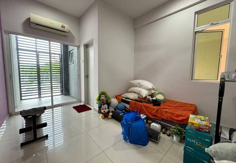 SUPERLINK WITH 24 FT HIGH CEILING 3-Storey Desa Park Serdang @ Bukit Serdang Seri Kembangan FOR SALE!