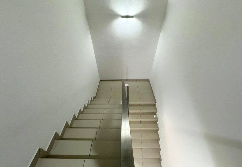 SUPERLINK WITH 24 FT HIGH CEILING 3-Storey Desa Park Serdang @ Bukit Serdang Seri Kembangan FOR SALE!