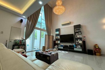 SUPERLINK WITH 24 FT HIGH CEILING 3-Storey Desa Park Serdang @ Bukit Serdang Seri Kembangan FOR SALE!