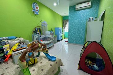 SUPERLINK WITH 24 FT HIGH CEILING 3-Storey Desa Park Serdang @ Bukit Serdang Seri Kembangan FOR SALE!