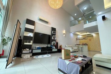 SUPERLINK WITH 24 FT HIGH CEILING 3-Storey Desa Park Serdang @ Bukit Serdang Seri Kembangan FOR SALE!