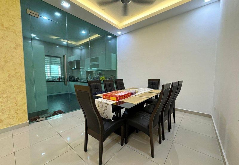 SUPERLINK WITH 24 FT HIGH CEILING 3-Storey Desa Park Serdang @ Bukit Serdang Seri Kembangan FOR SALE!