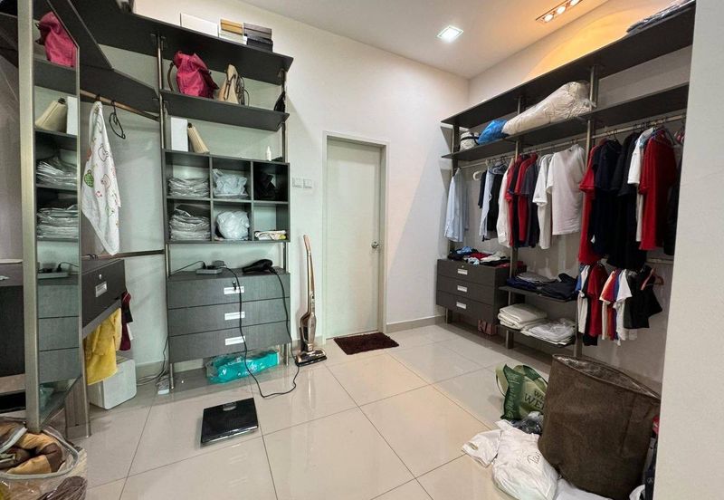 SUPERLINK WITH 24 FT HIGH CEILING 3-Storey Desa Park Serdang @ Bukit Serdang Seri Kembangan FOR SALE!