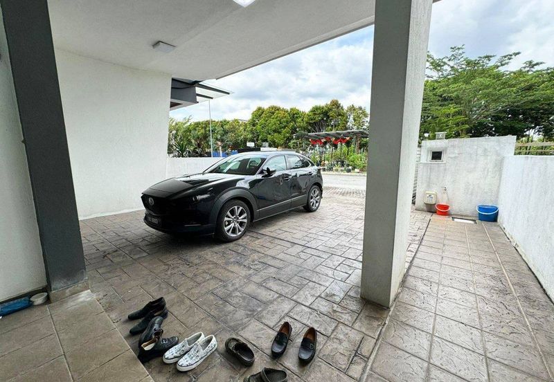 SUPERLINK WITH 24 FT HIGH CEILING 3-Storey Desa Park Serdang @ Bukit Serdang Seri Kembangan FOR SALE!