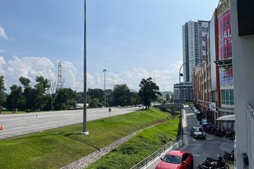 Ostia Bangi Business Avenue