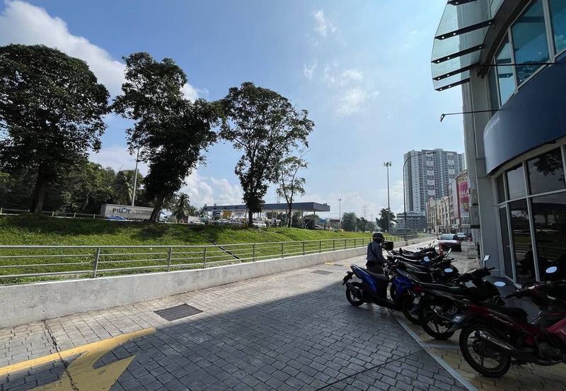 Ostia Bangi Business Avenue