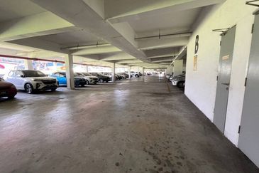 Ostia Bangi Business Avenue