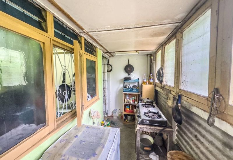 GROUNDFLOOR & NON BUMI LOT  Flat PKNS Ampang Jaya, Jalan 4M, Ampang For Sale!