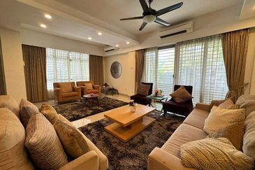 EXCLUSIVE OFFER❗️EXCELLENT LUXURY UNIT with SOPHISTICATED DESIGN . 2.5 Storey Bungalow Danau Mutiara @ Presint 16 Putrajaya FOR SALE!