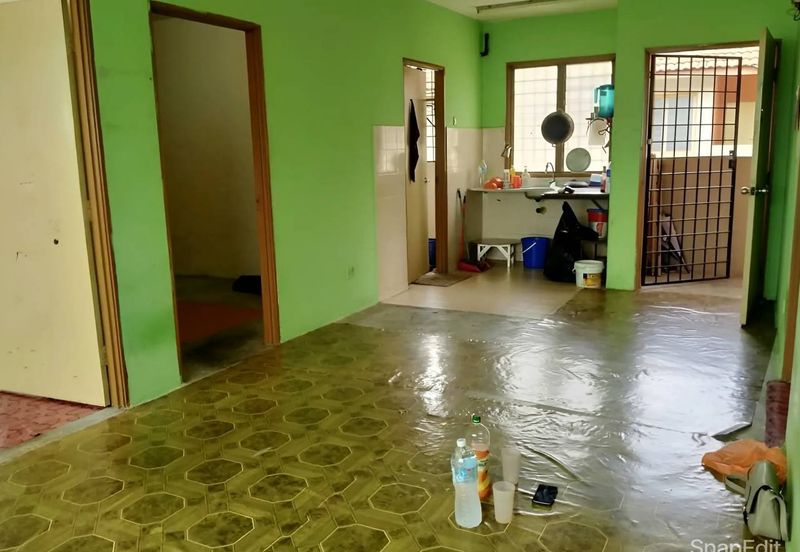 Johan Court Flat @ Alam Perdana