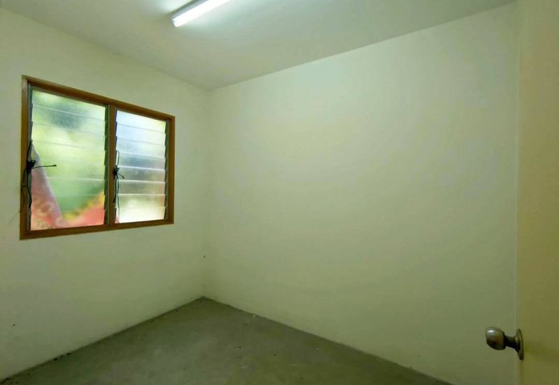 Johan Court Flat @ Alam Perdana