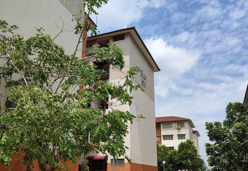 Johan Court Flat @ Alam Perdana