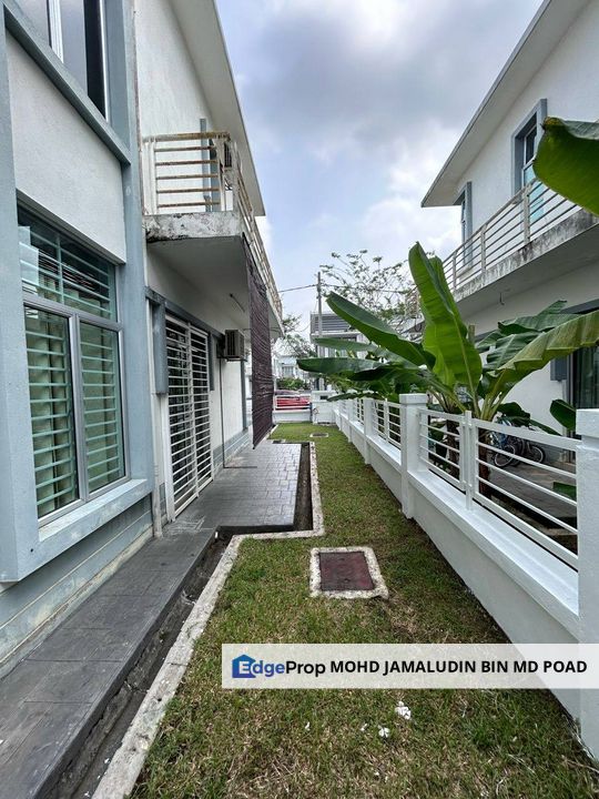 PARTLY RENOVATED SEMI-D Cluster 2-storey house SP10, Bandar Saujana Putra , Selangor, Jenjarom