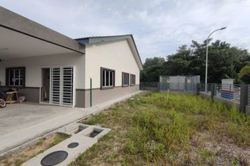 Corner Lot Single Storey Semi D Jalan Punai For Sale