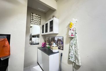 CHEAPEST! Partly renovated & partly furnished 1-Storey Terrace House SP1, Bandar Saujana Putra 