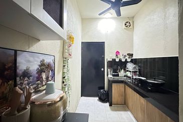 CHEAPEST! Partly renovated & partly furnished 1-Storey Terrace House SP1, Bandar Saujana Putra 