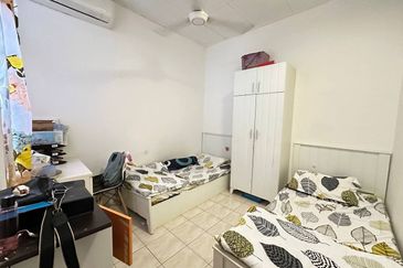 CHEAPEST! Partly renovated & partly furnished 1-Storey Terrace House SP1, Bandar Saujana Putra 