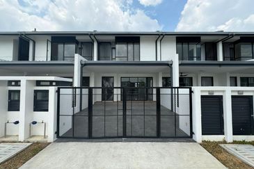 OPEN VIEW & BRAND NEW UNIT ‼️ Double Storey Nadira Bandar Bukit Raja, Klang For Sale!