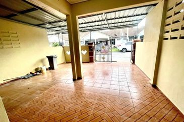 DOUBLE STOREY TERRACE HOUSE (OPEN TITLE) TAMAN BAHAU, BAHAU, N.SEMBILAN