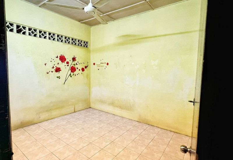 CHEAPEST UNIT Single Storey Terrace House Jalan Bangau, Taman Berkeley Klang