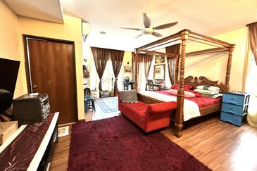 CORNER LOT Double Storey Semi-D Seksyen 9 Shah Alam