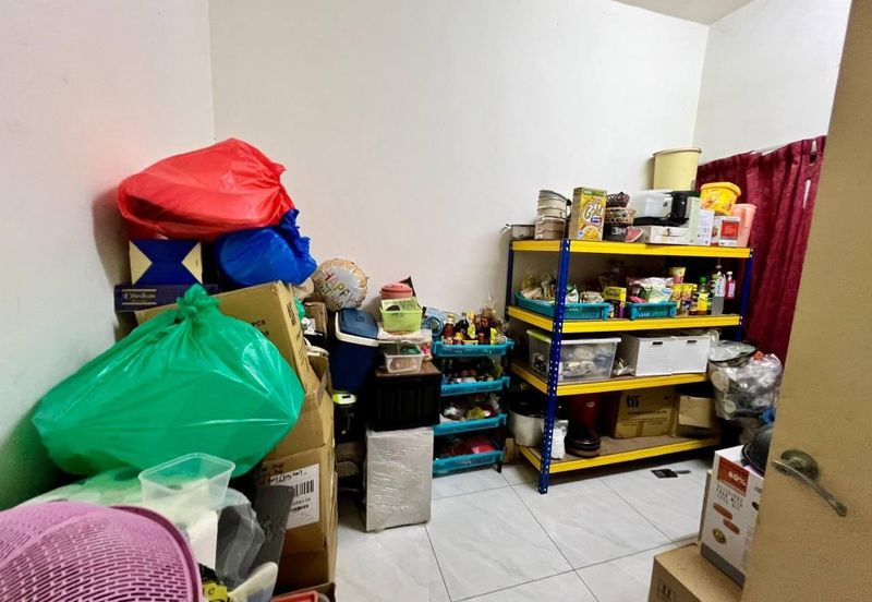 SPACIOUS ENDLOT & RENOVATED   Double Storey Superlink Jalan Jeriji, Bukit Jelutong For Sale!