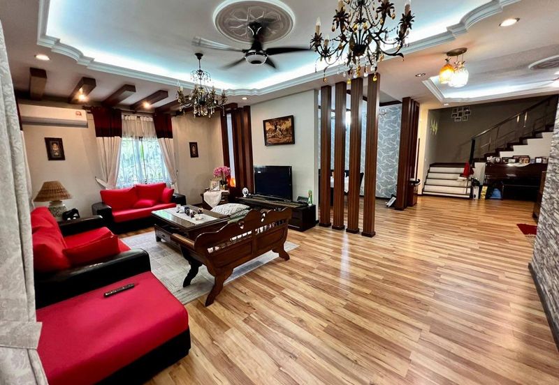 SPACIOUS ENDLOT & RENOVATED   Double Storey Superlink Jalan Jeriji, Bukit Jelutong For Sale!