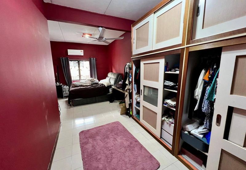 SPACIOUS ENDLOT & RENOVATED   Double Storey Superlink Jalan Jeriji, Bukit Jelutong For Sale!