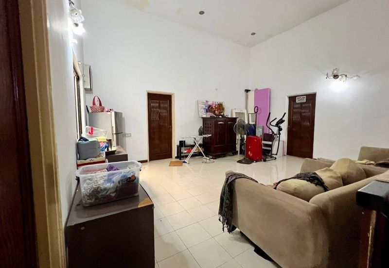 SPACIOUS ENDLOT & RENOVATED   Double Storey Superlink Jalan Jeriji, Bukit Jelutong For Sale!