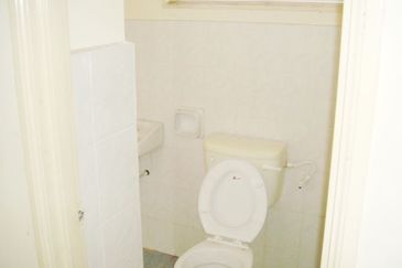 RENOVATED NON BUMI 2 Storey Terrace House SP4 Bandar Saujana Putra