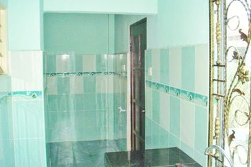 RENOVATED NON BUMI 2 Storey Terrace House SP4 Bandar Saujana Putra