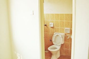 RENOVATED NON BUMI 2 Storey Terrace House SP4 Bandar Saujana Putra