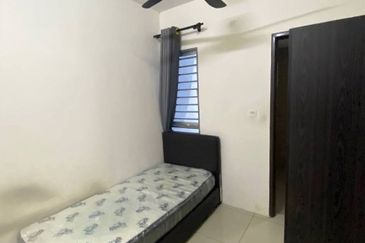 RENOVATED + EXTENDED KITCHEN Double Storey Irama Perdana LBS Alam Perdana, Puncak Alam For Sale!