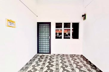 (RENOVATED & OPEN TITLE) TMN SRI MAHSAN, BAHAU, N.SEMBILAN