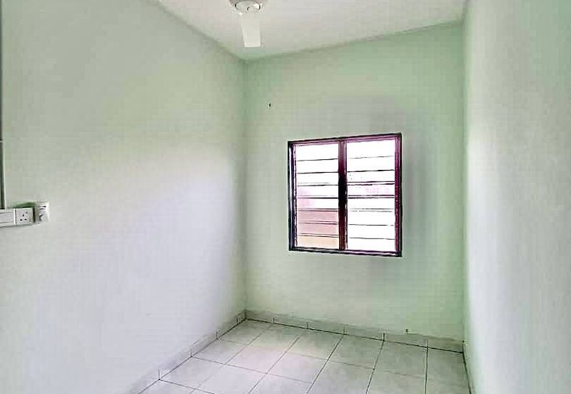 (RENOVATED & OPEN TITLE) TMN SRI MAHSAN, BAHAU, N.SEMBILAN